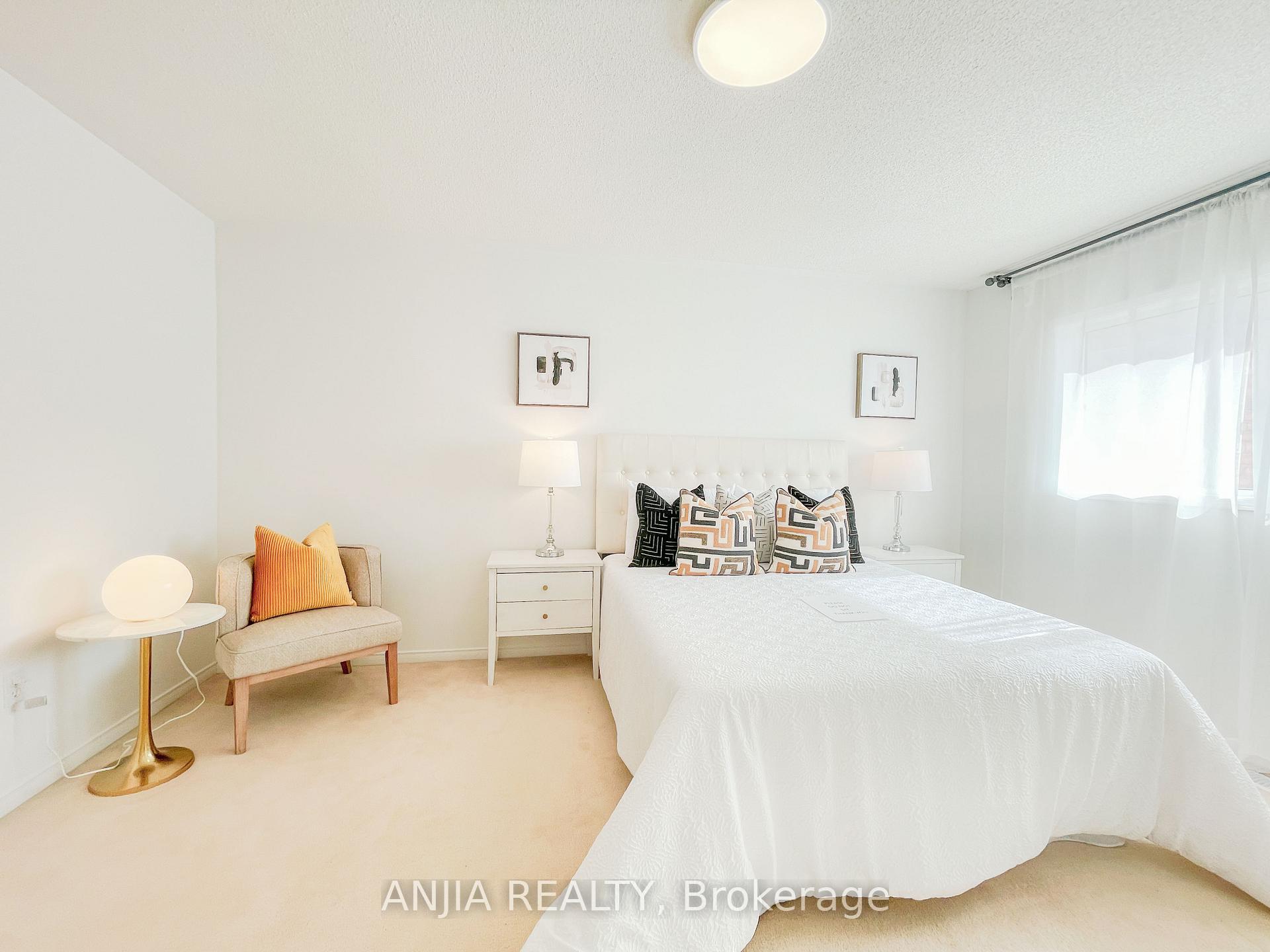 Photo 28 of 24 Crawford Street, Markham, Berczy — HOMEH