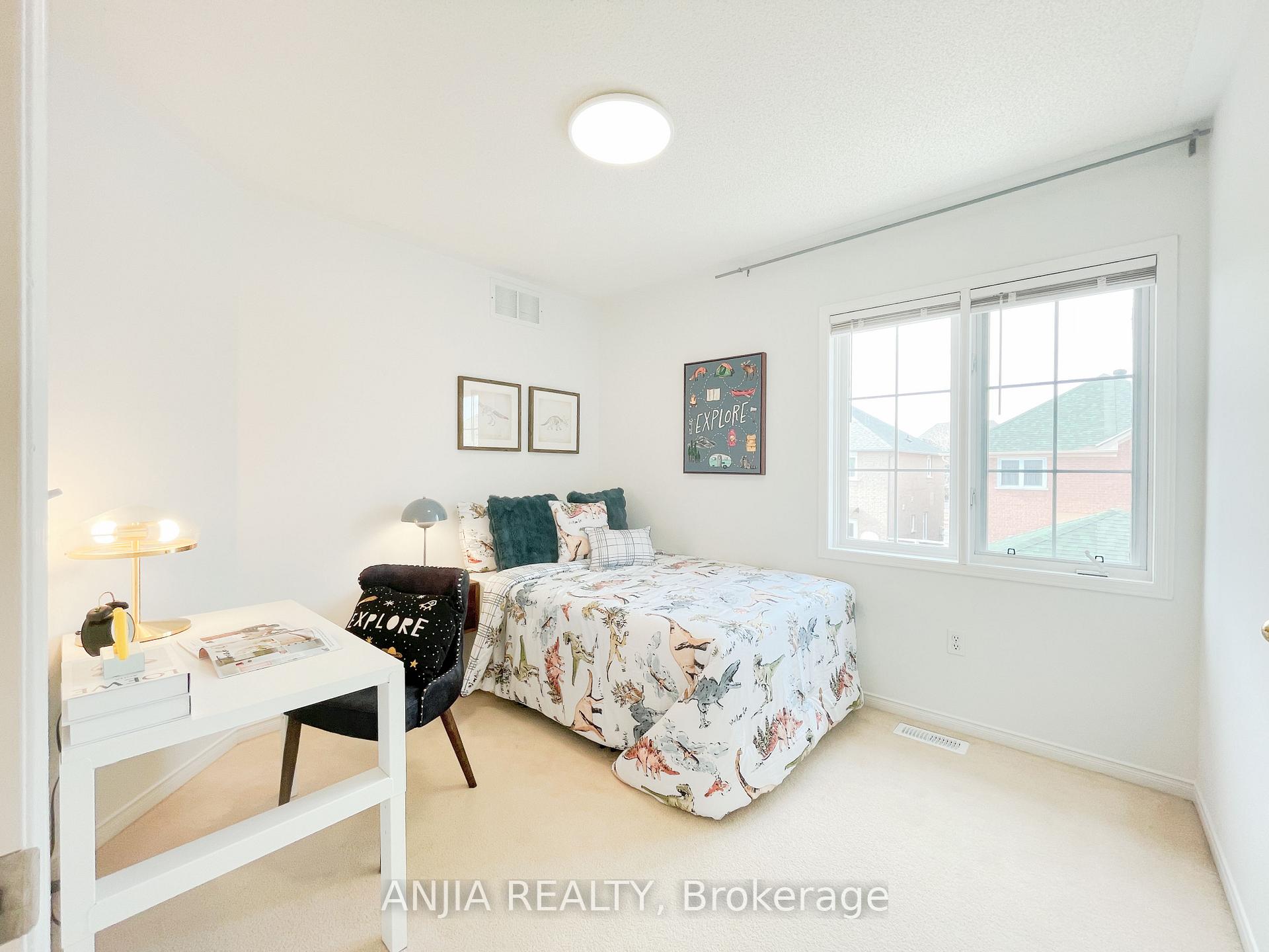 Photo 32 of 24 Crawford Street, Markham, Berczy — HOMEH
