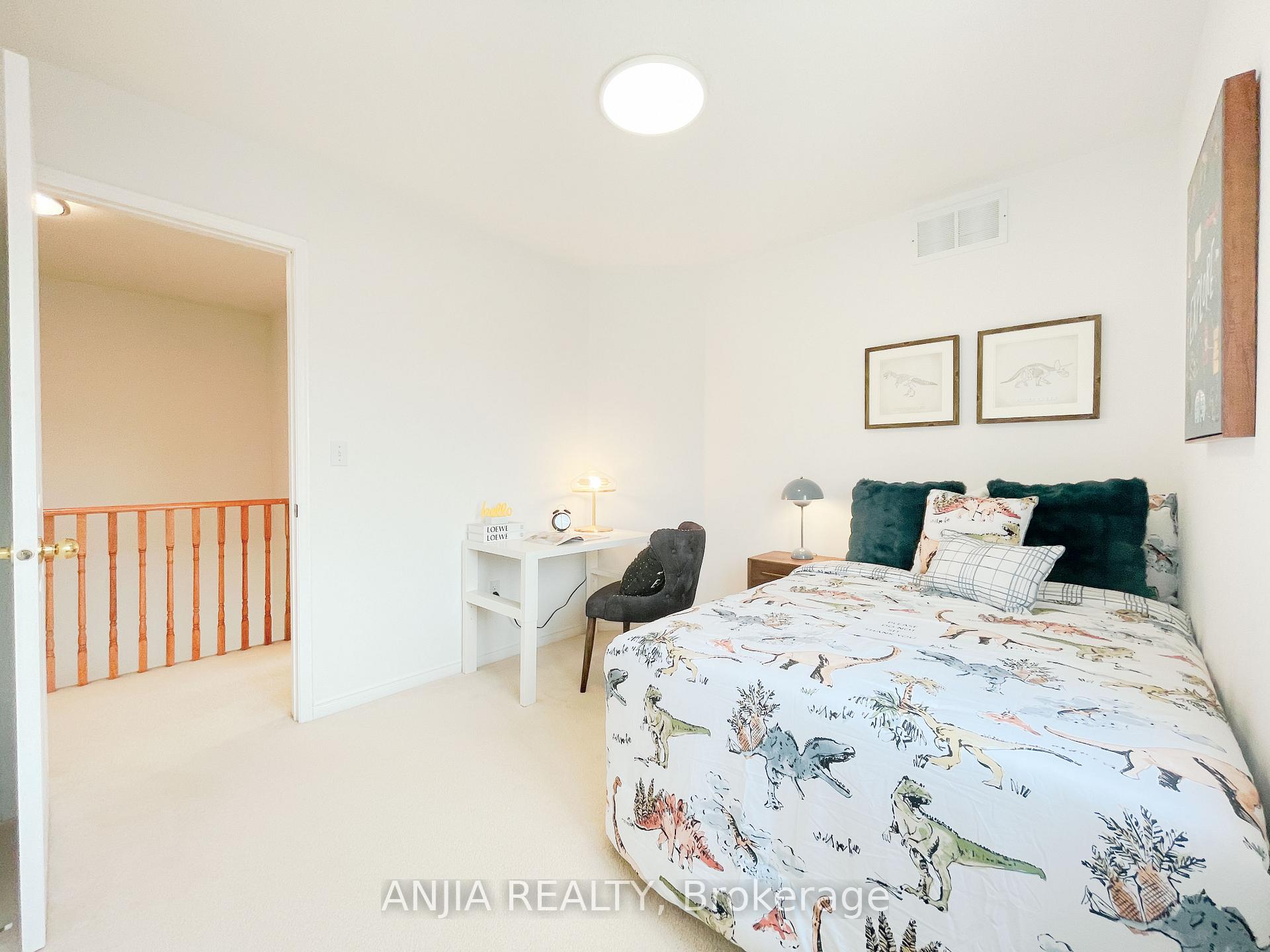 Photo 33 of 24 Crawford Street, Markham, Berczy — HOMEH