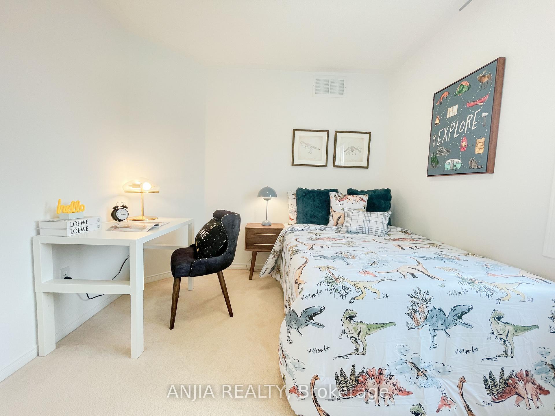 Photo 34 of 24 Crawford Street, Markham, Berczy — HOMEH