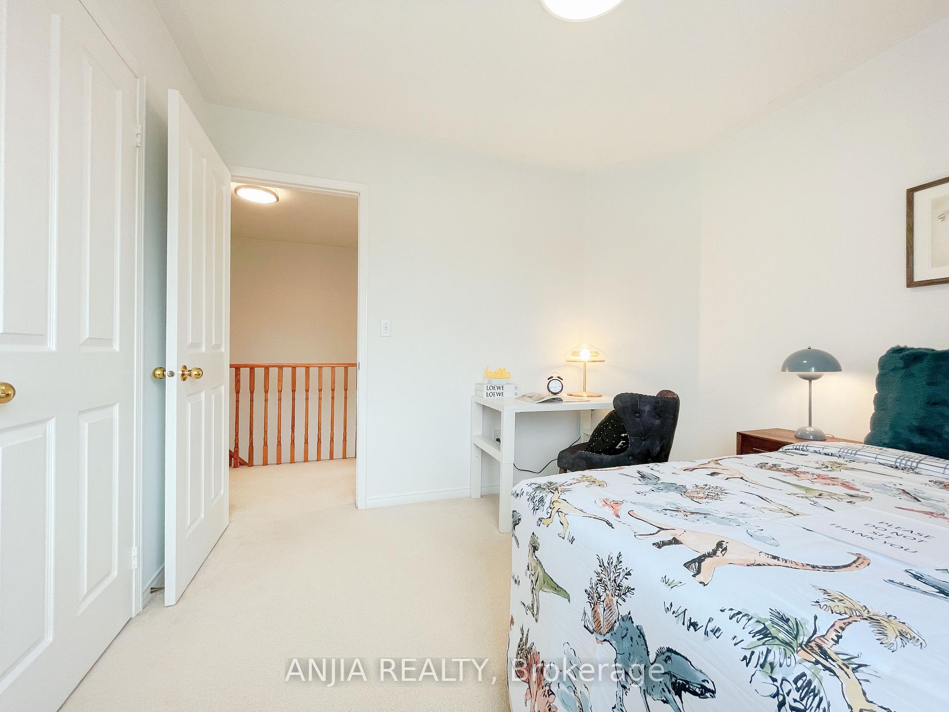 Photo 36 of 24 Crawford Street, Markham, Berczy — HOMEH