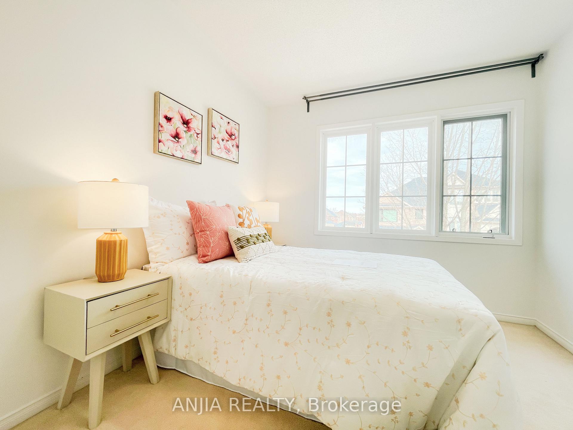 Photo 39 of 24 Crawford Street, Markham, Berczy — HOMEH