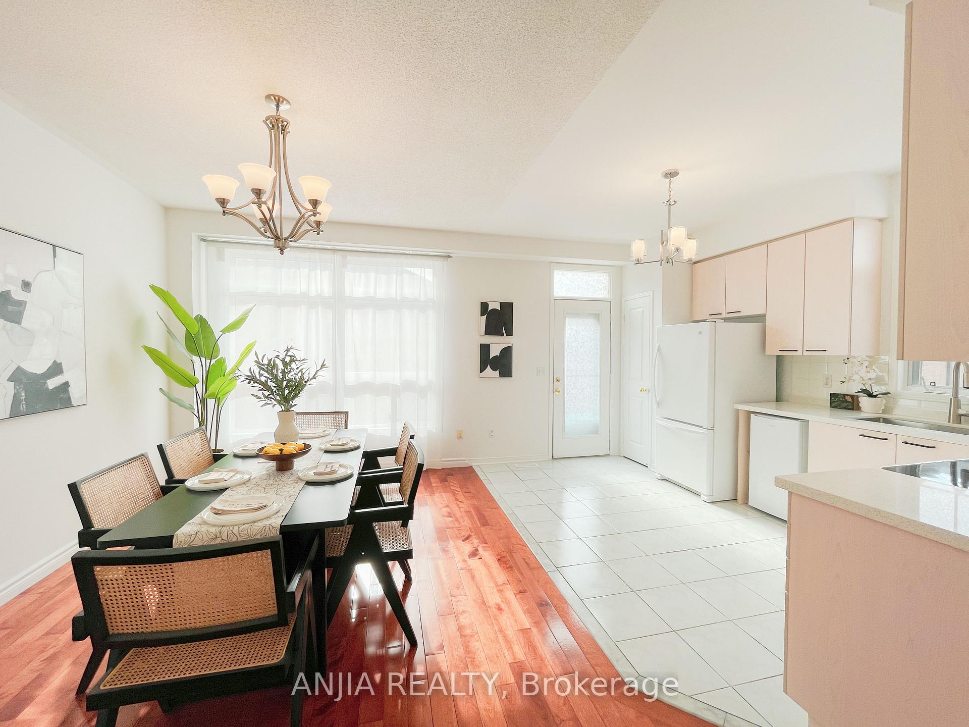 Photo 44 of 24 Crawford Street, Markham, Berczy — HOMEH