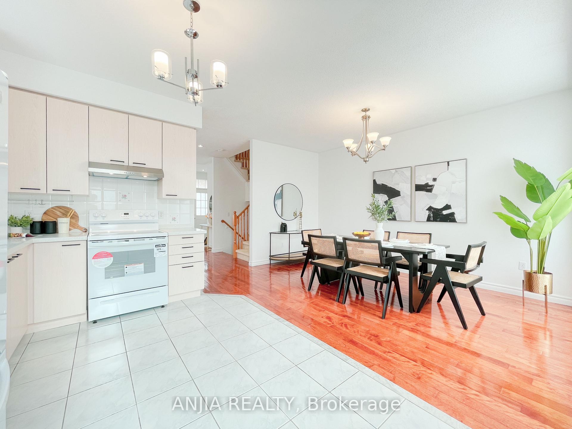 Photo 45 of 24 Crawford Street, Markham, Berczy — HOMEH