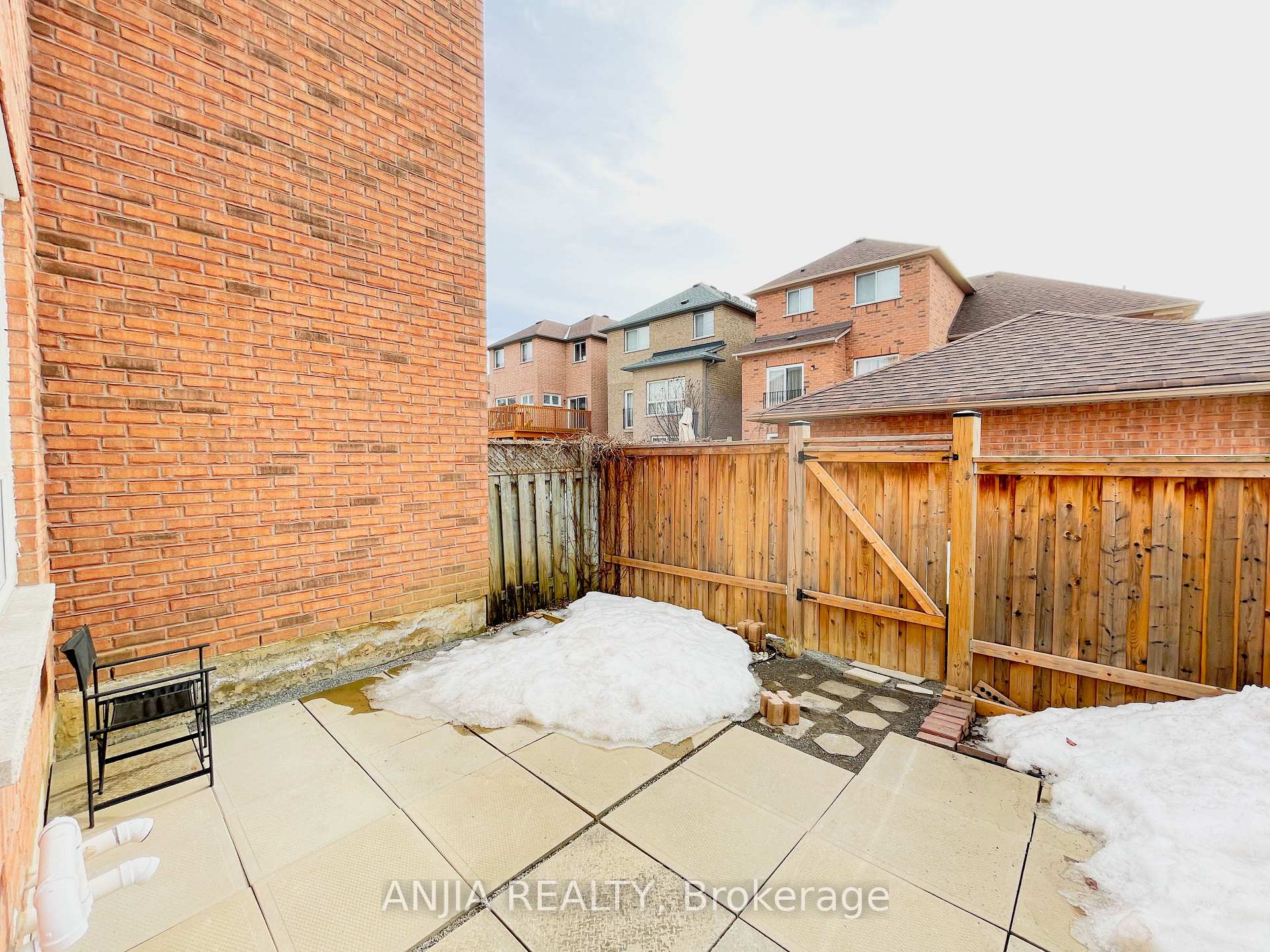 Photo 46 of 24 Crawford Street, Markham, Berczy — HOMEH
