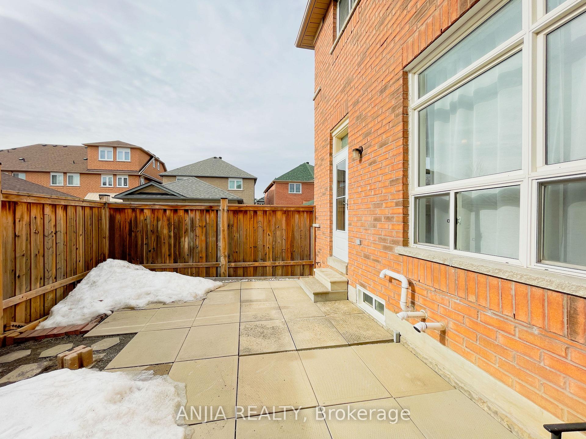 Photo 47 of 24 Crawford Street, Markham, Berczy — HOMEH