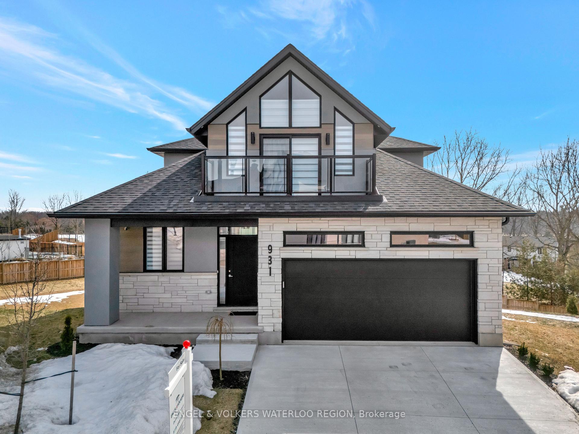 Photo 2 of 931 Stonecliffe Walk, Kitchener — HOMEH