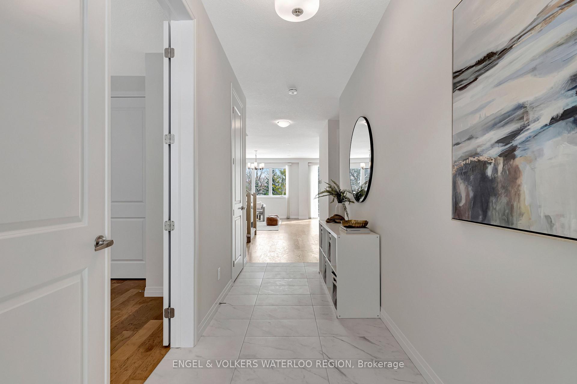 Photo 6 of 931 Stonecliffe Walk, Kitchener — HOMEH