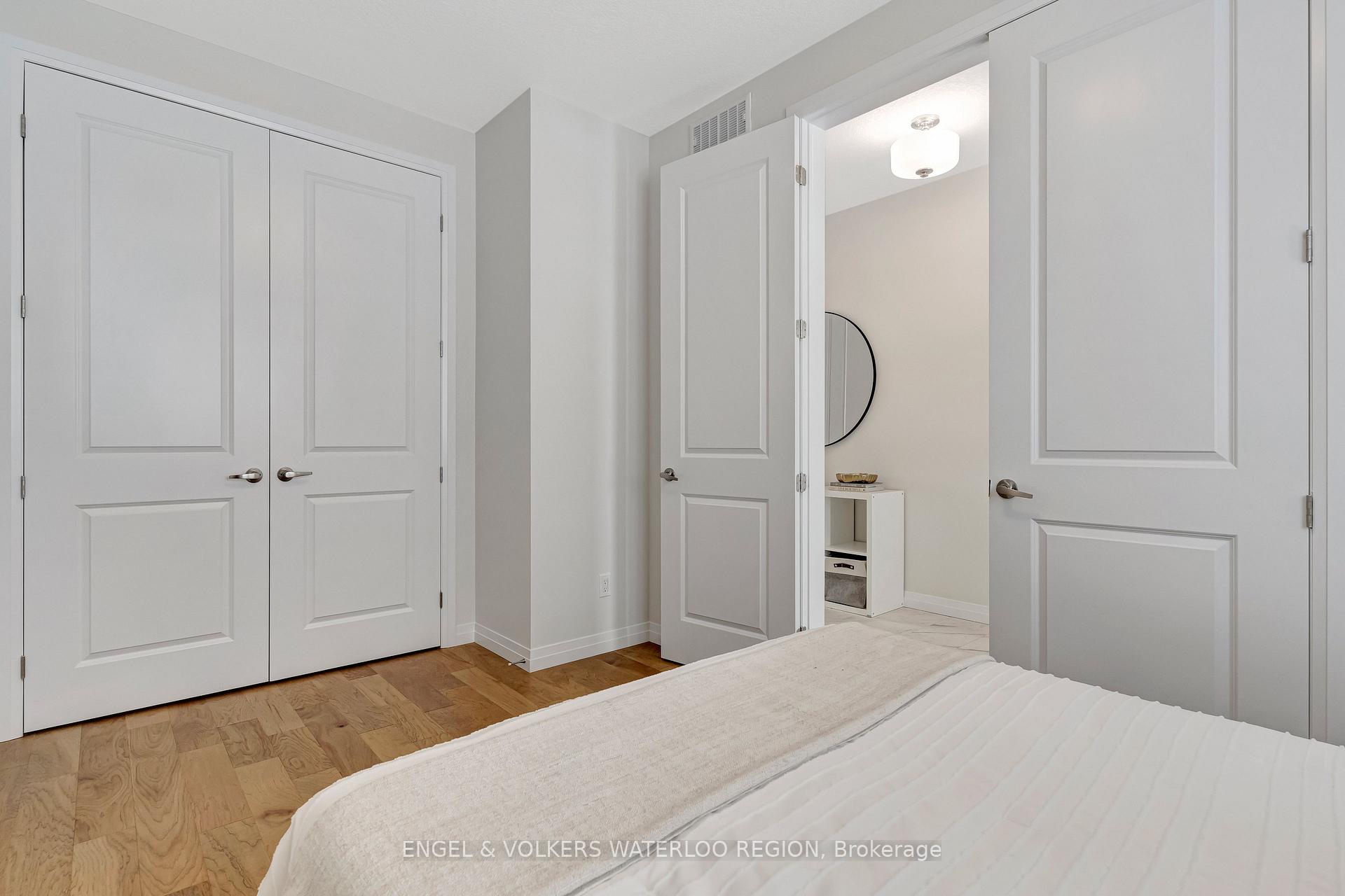 Photo 11 of 931 Stonecliffe Walk, Kitchener — HOMEH