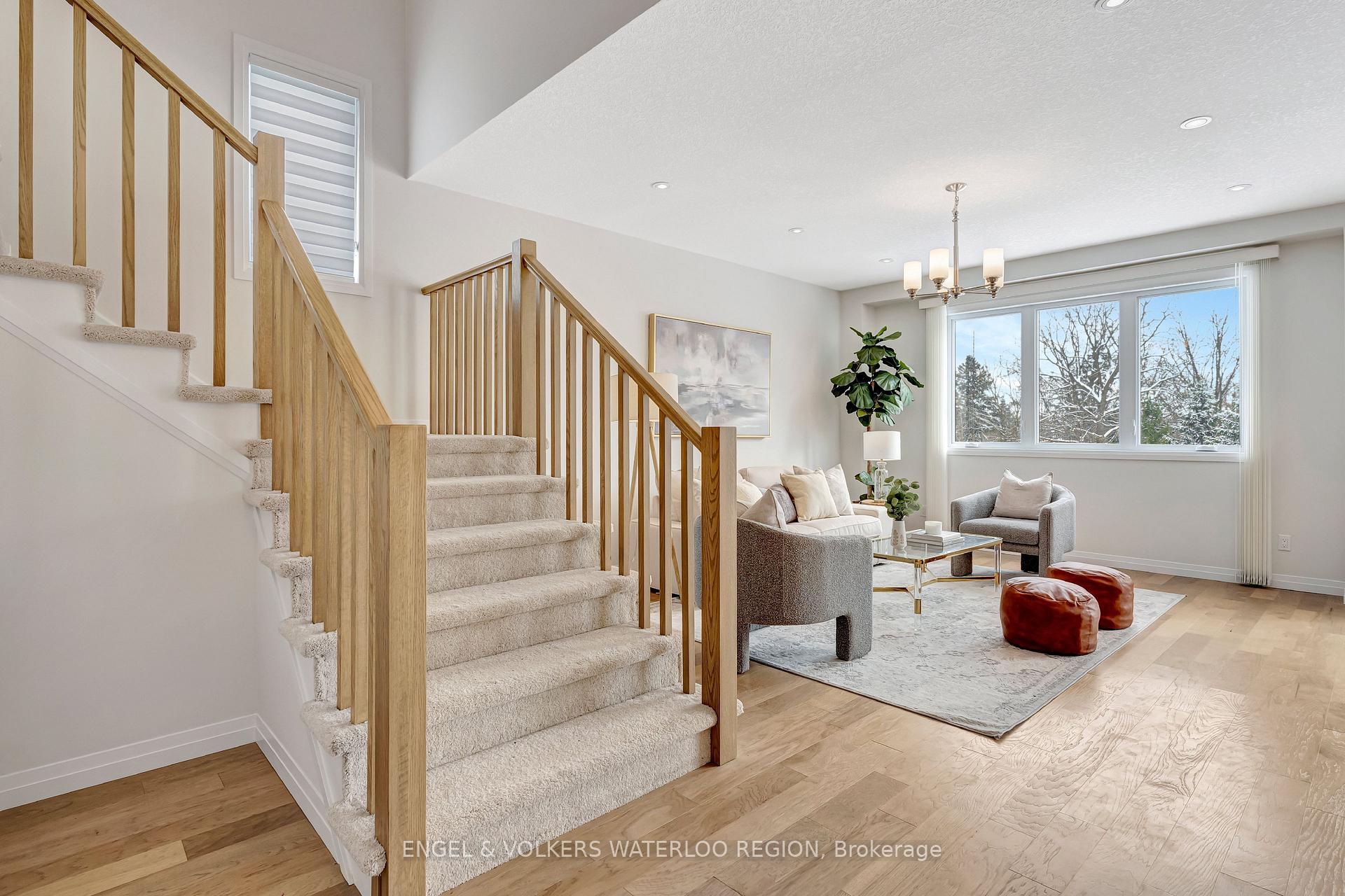 Photo 12 of 931 Stonecliffe Walk, Kitchener — HOMEH