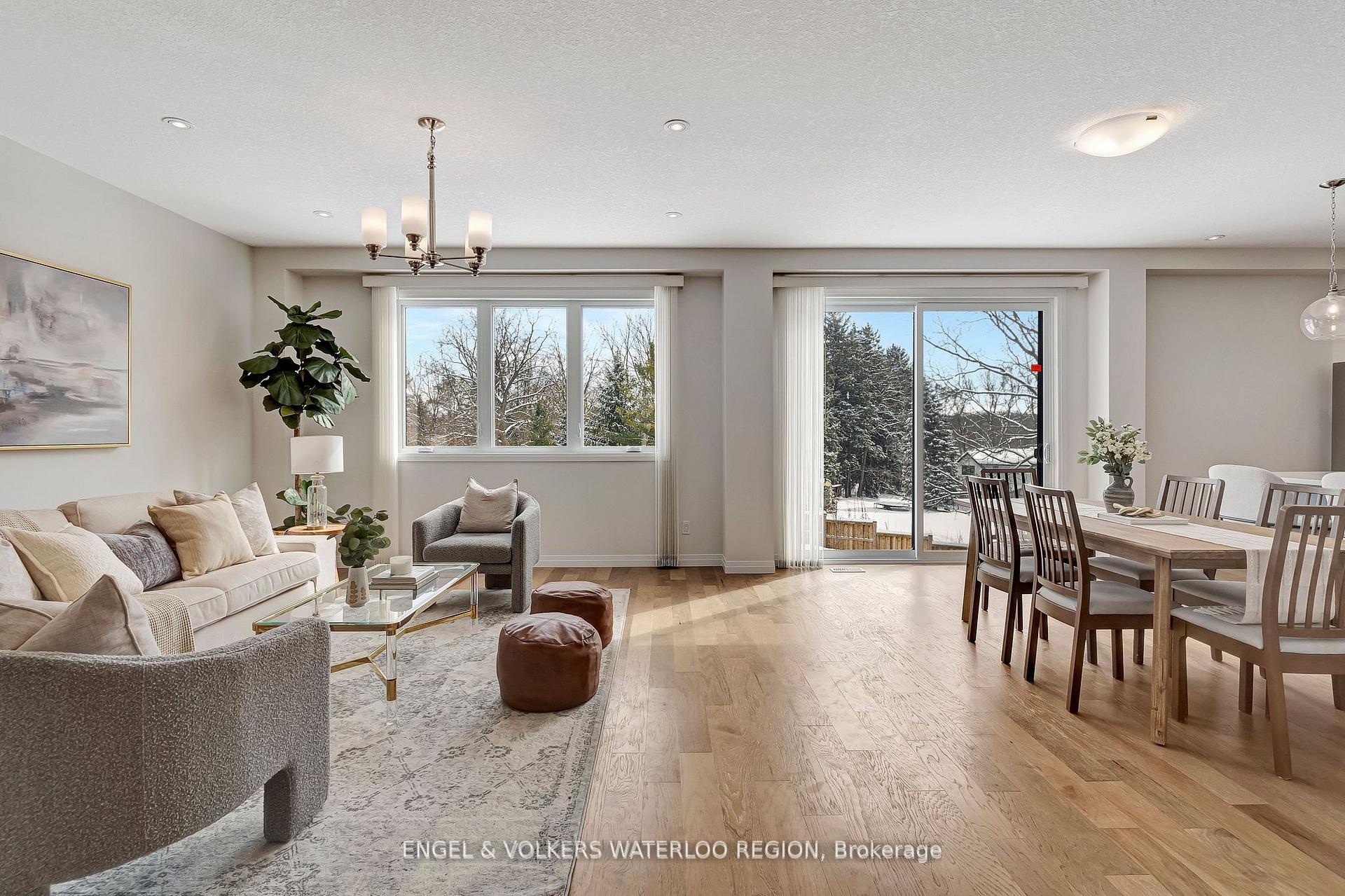 Photo 13 of 931 Stonecliffe Walk, Kitchener — HOMEH