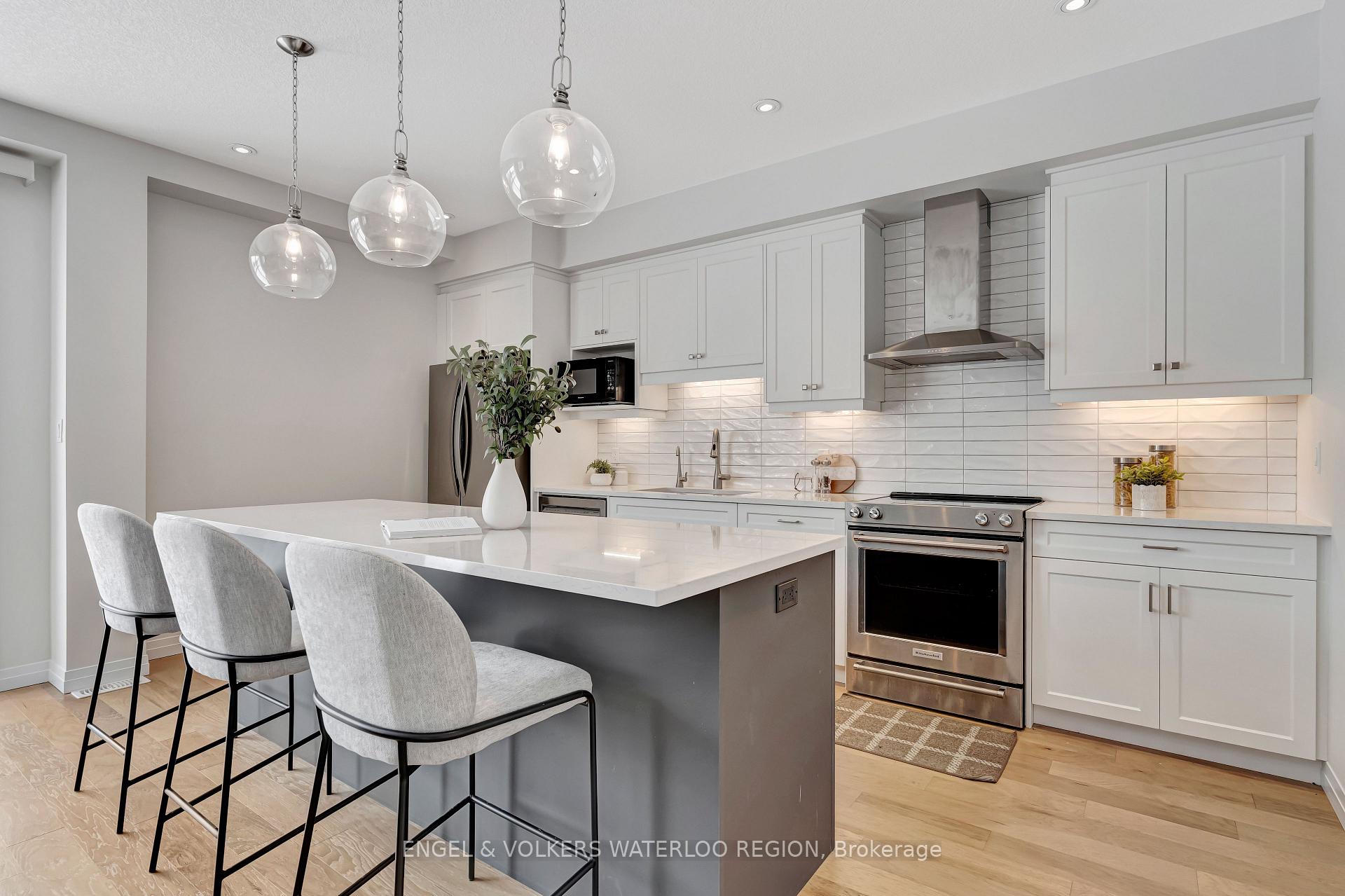 Photo 22 of 931 Stonecliffe Walk, Kitchener — HOMEH