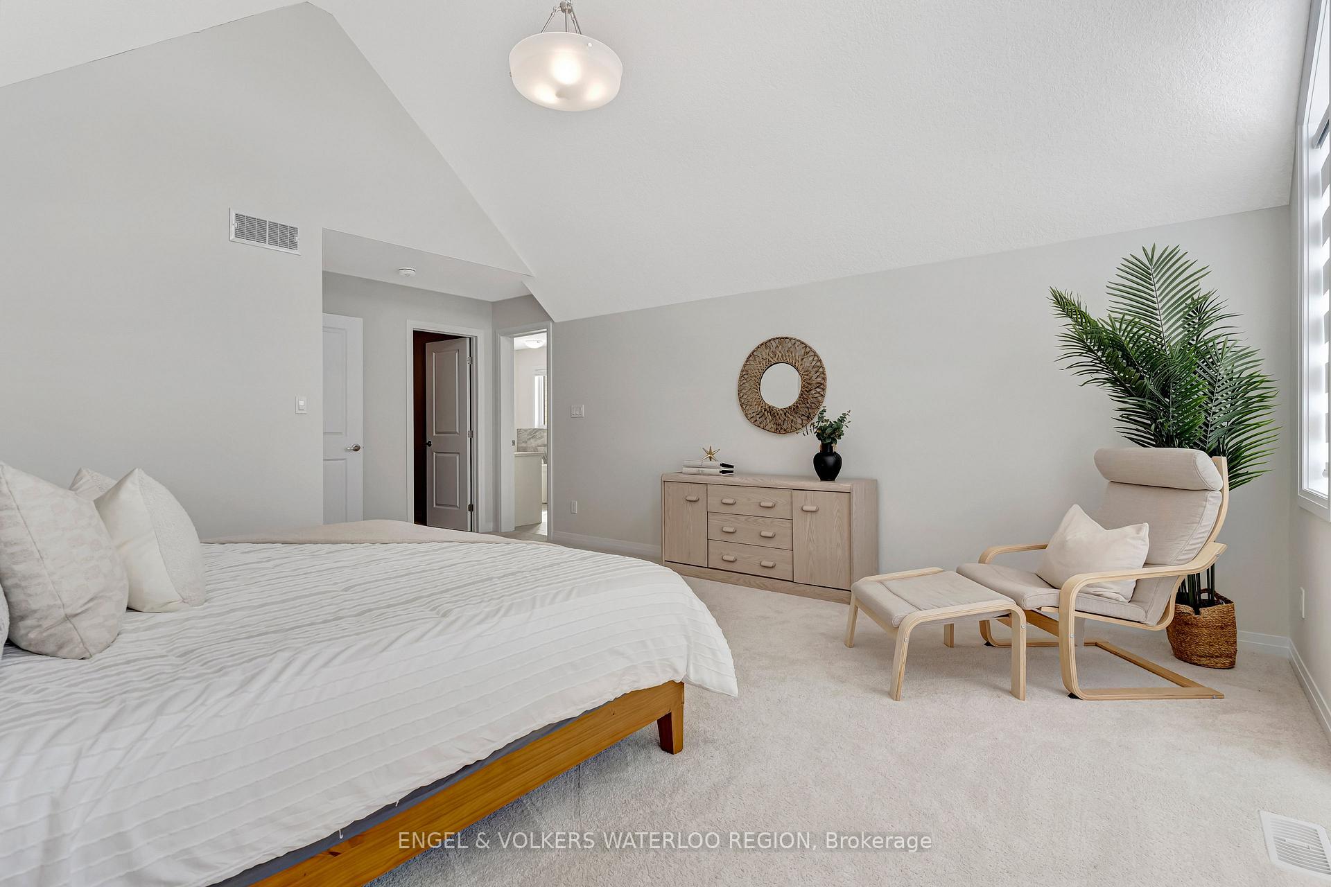 Photo 26 of 931 Stonecliffe Walk, Kitchener — HOMEH