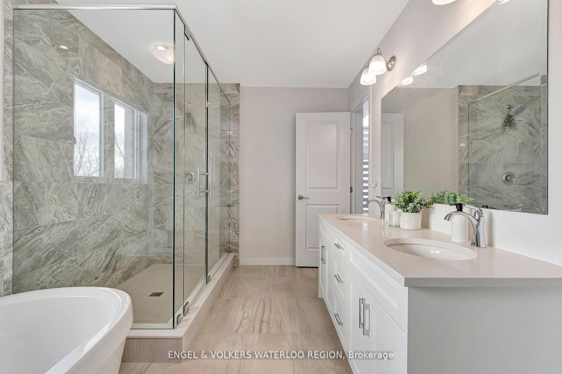 Photo 29 of 931 Stonecliffe Walk, Kitchener — HOMEH