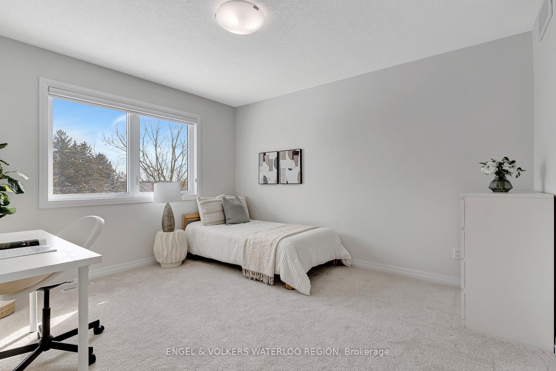 Photo 32 of 931 Stonecliffe Walk, Kitchener — HOMEH