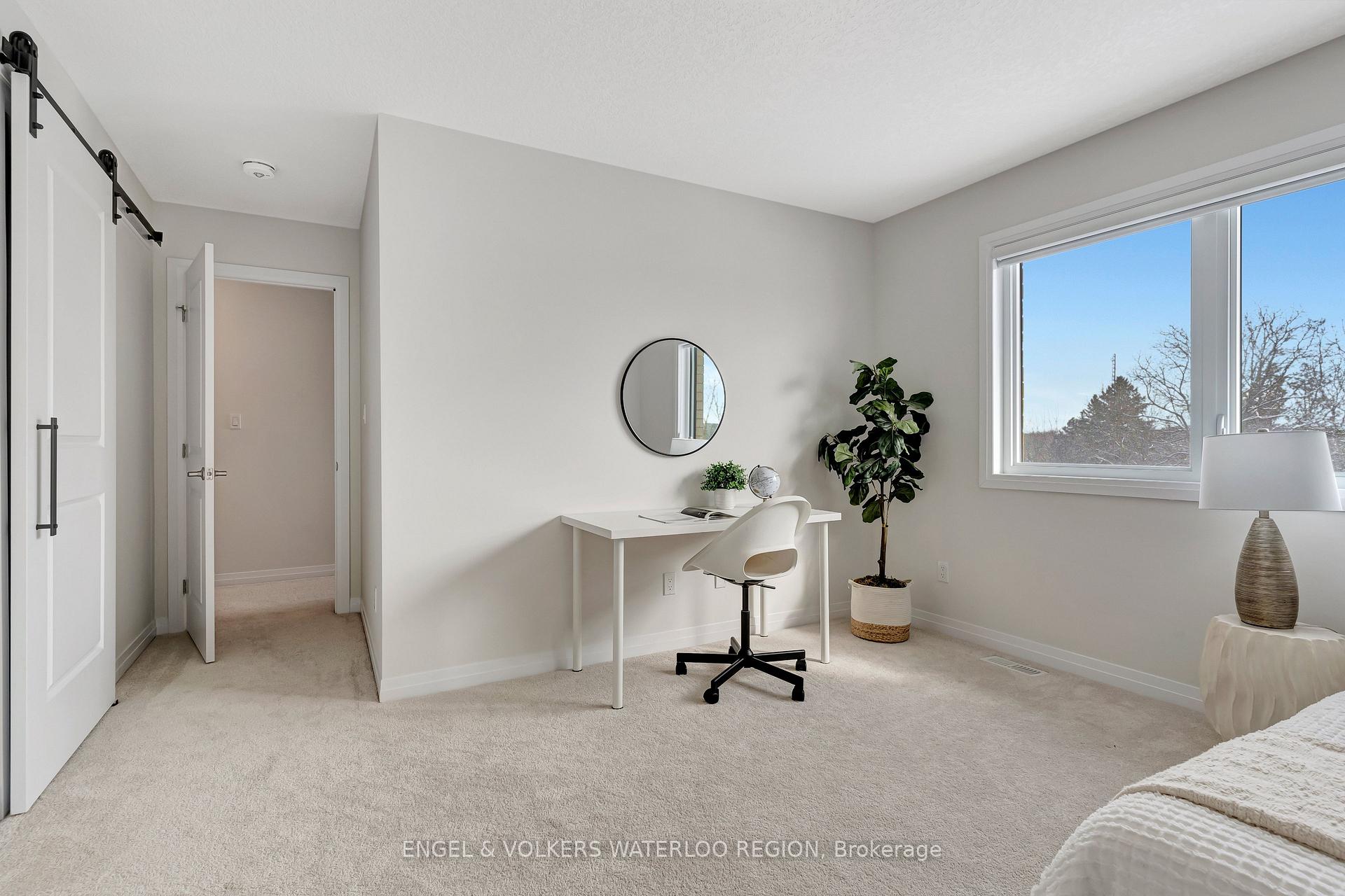 Photo 33 of 931 Stonecliffe Walk, Kitchener — HOMEH