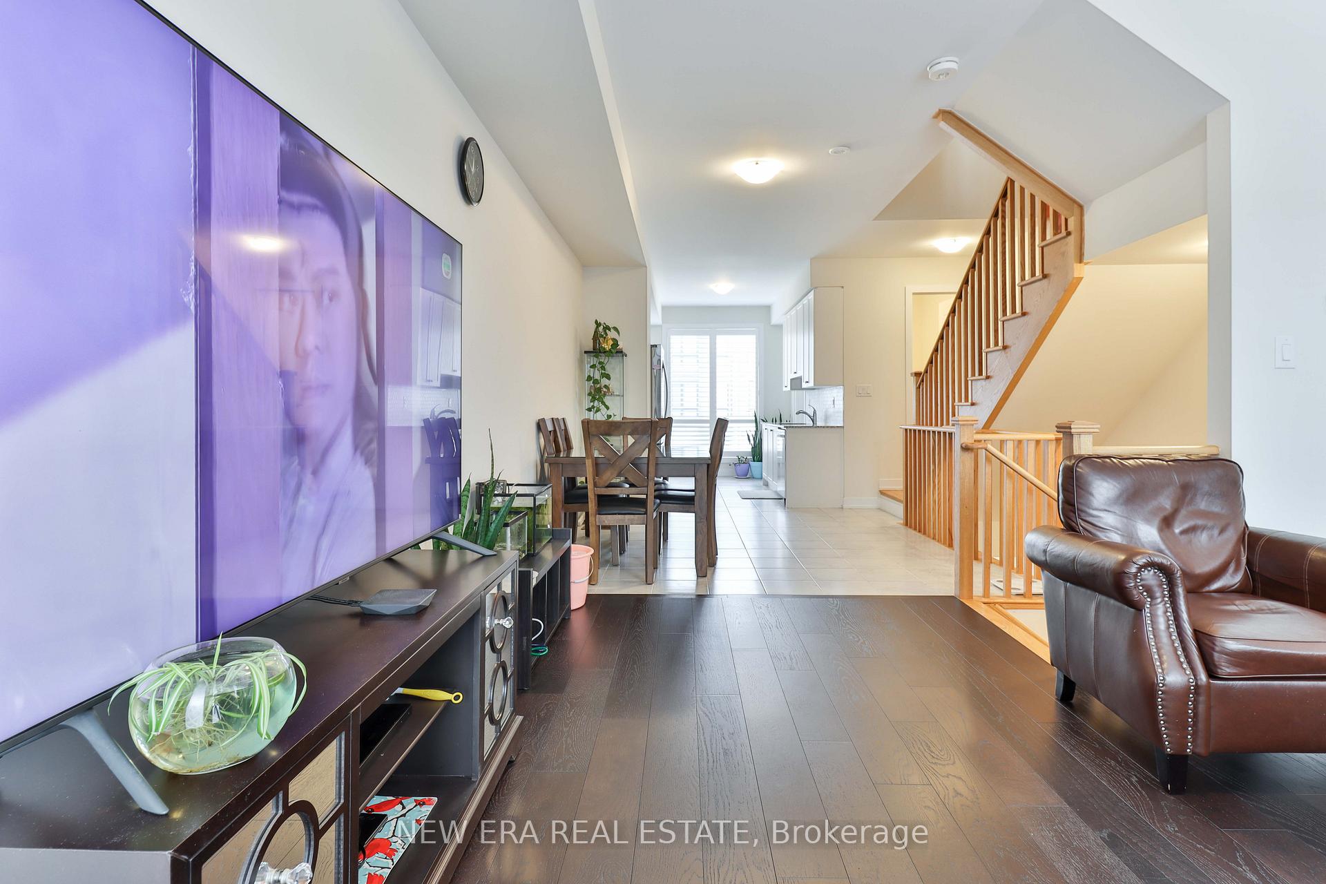 Photo 11 of 81 Stauffer Crescent, Markham, Cornell — HOMEH