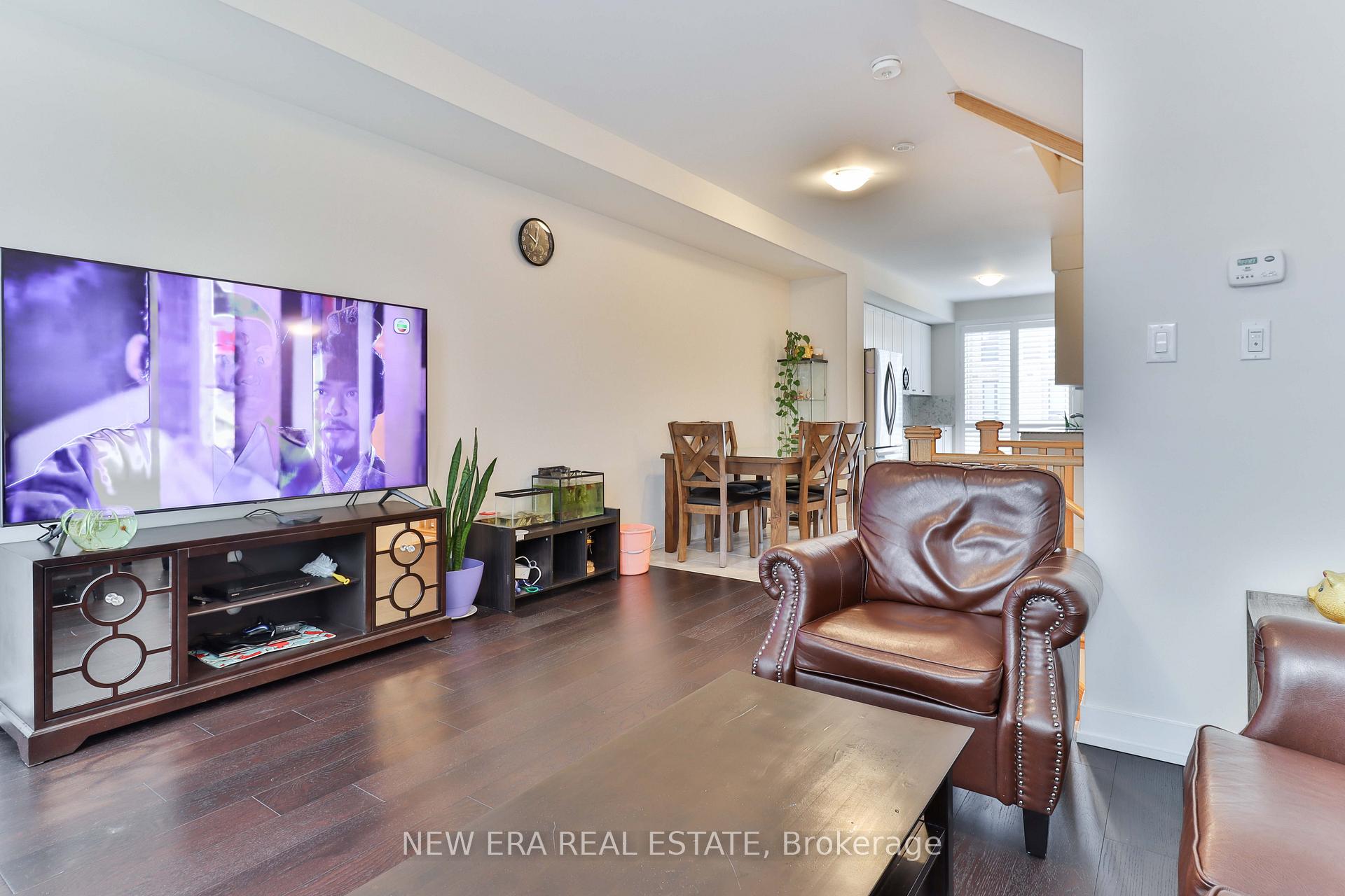 Photo 12 of 81 Stauffer Crescent, Markham, Cornell — HOMEH