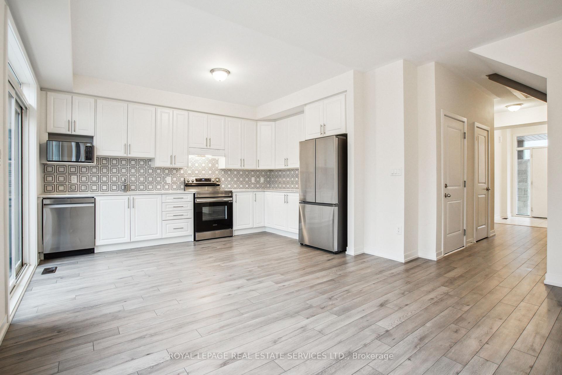Photo 12 of 1450 Rose Way, Milton, Cobban — HOMEH