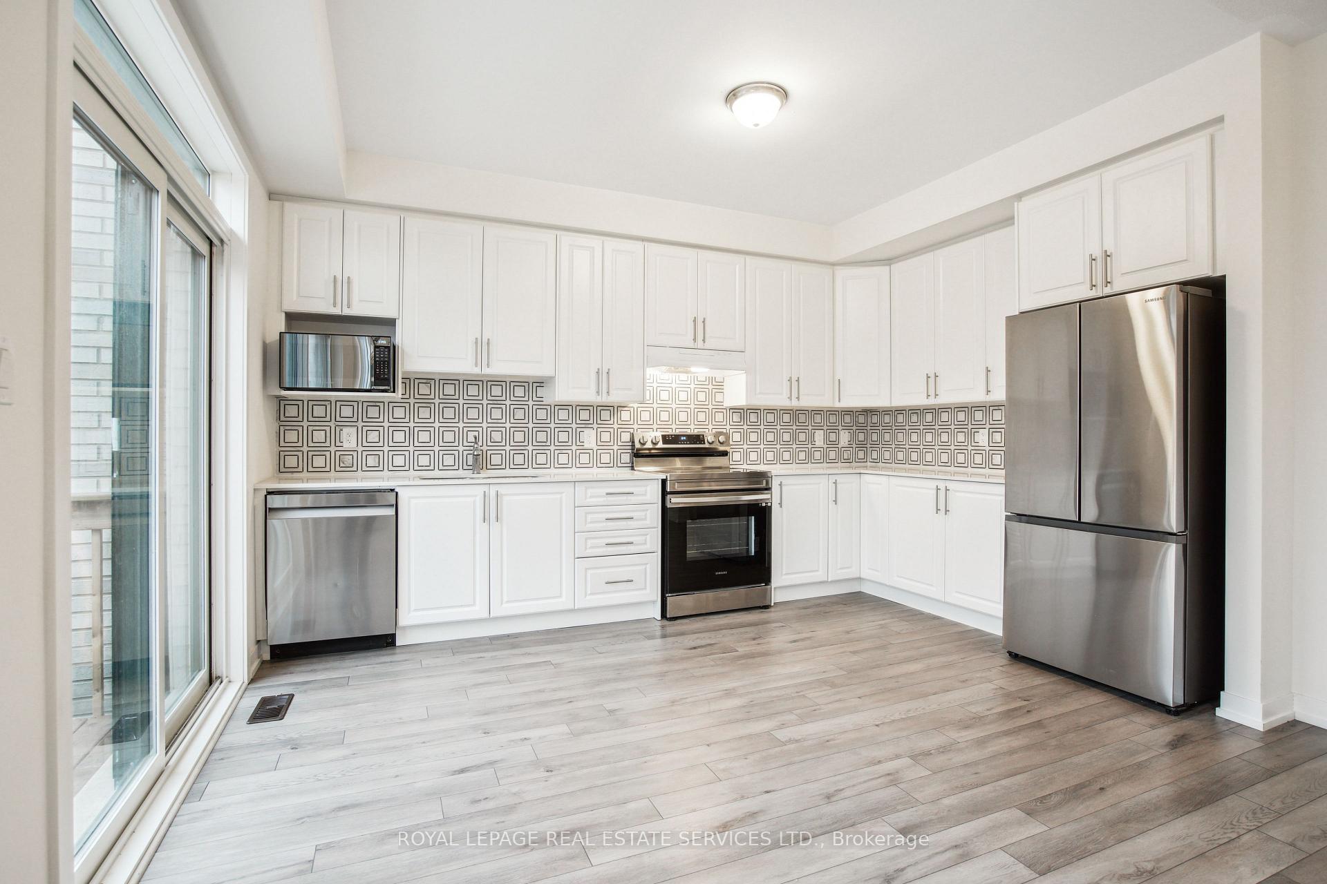 Photo 6 of 1450 Rose Way, Milton, Cobban — HOMEH
