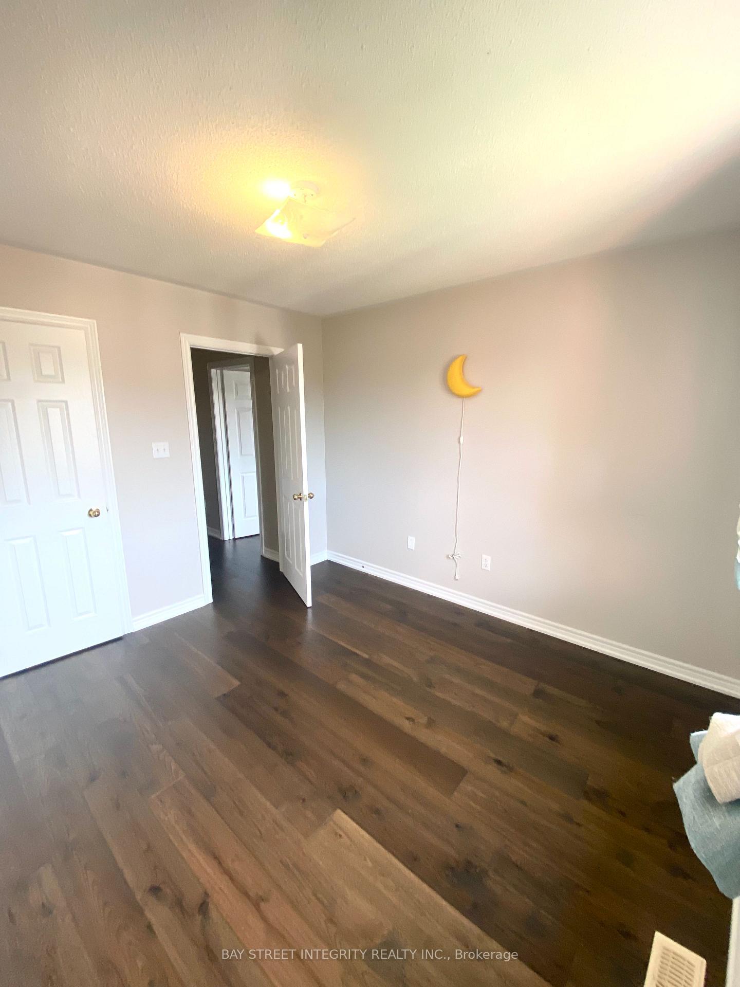 Photo 11 of 52 John Gary Drive, Markham, Village Green-South Unionville — HOMEH