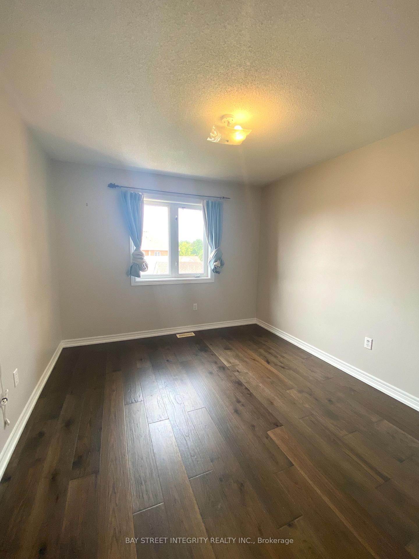 Photo 12 of 52 John Gary Drive, Markham, Village Green-South Unionville — HOMEH
