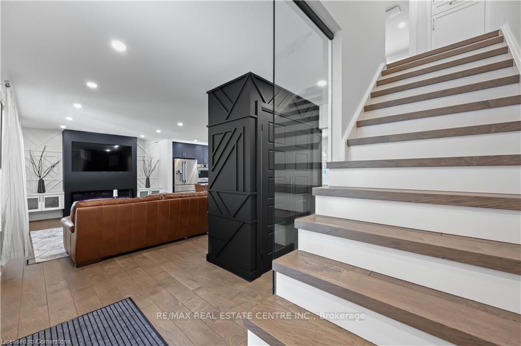 Photo 2 of 52 Rosewood Drive, Kitchener — HOMEH