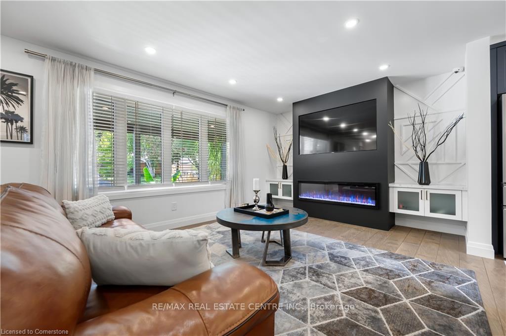 Photo 7 of 52 Rosewood Drive, Kitchener — HOMEH