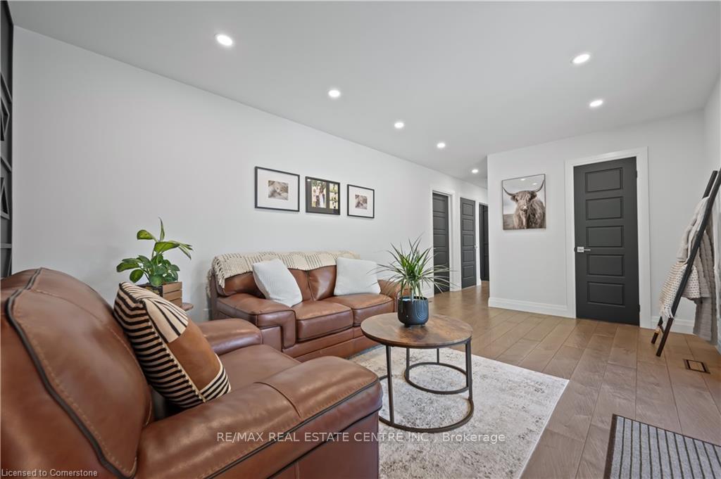 Photo 16 of 52 Rosewood Drive, Kitchener — HOMEH