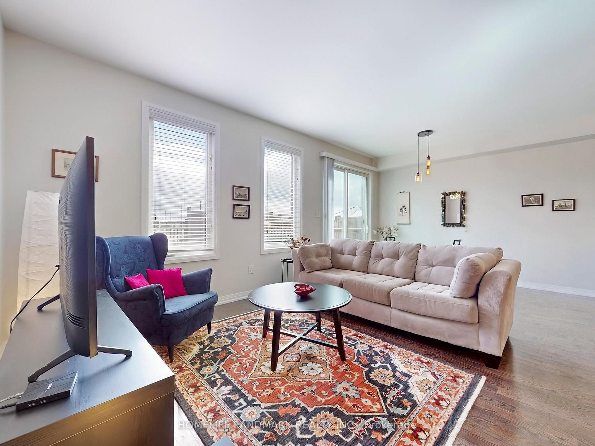 Photo 11 of 813 Banks Crescent, Milton, Willmott — HOMEH