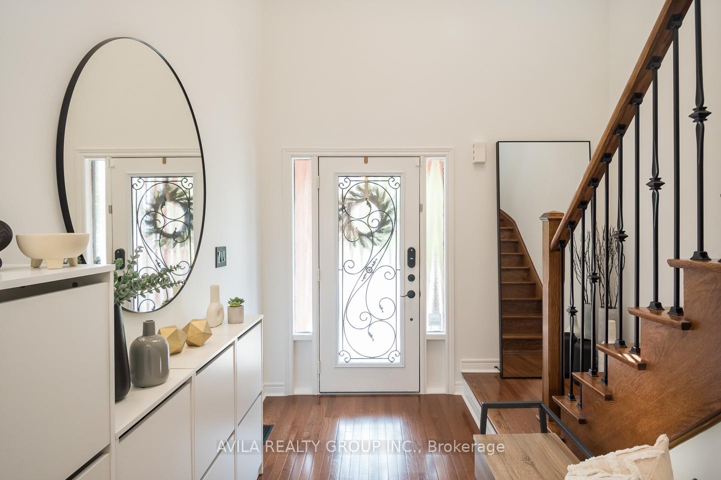 Photo 2 of 319 Bessborough Drive, Milton, Harrison — HOMEH