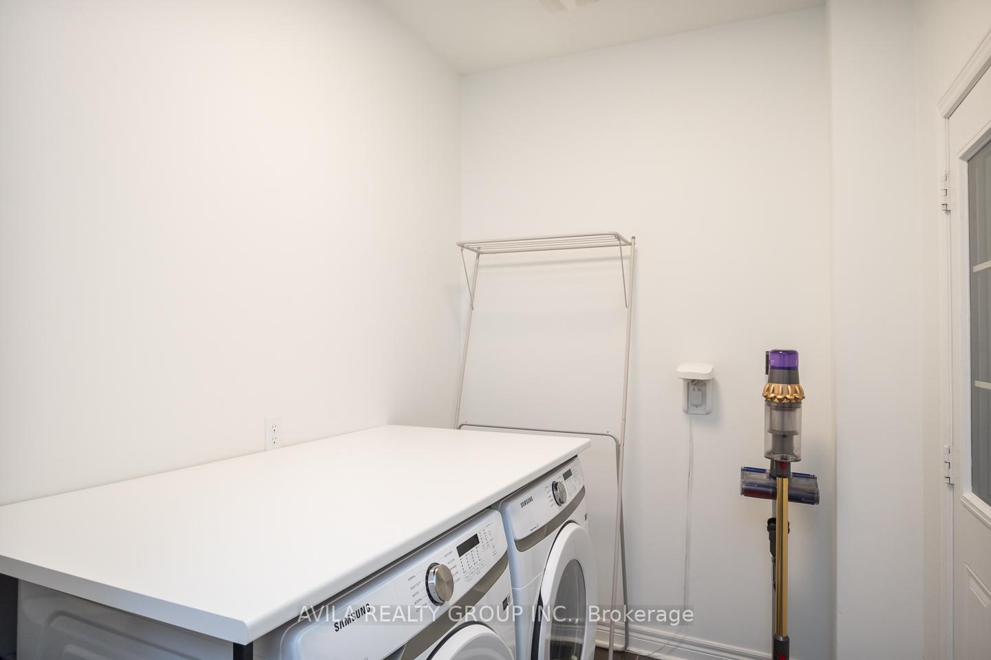 Photo 3 of 319 Bessborough Drive, Milton, Harrison — HOMEH