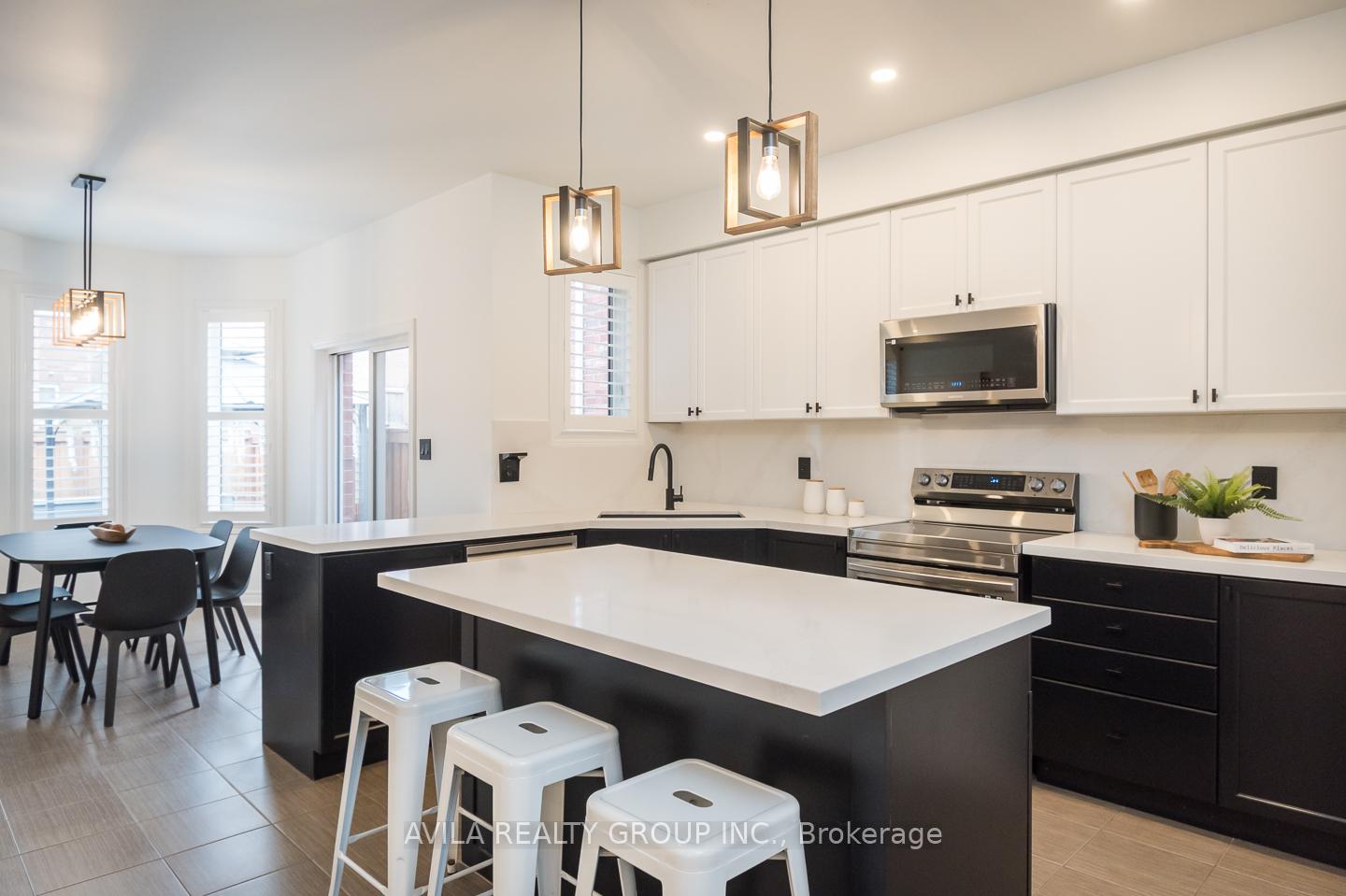 Photo 33 of 319 Bessborough Drive, Milton, Harrison — HOMEH