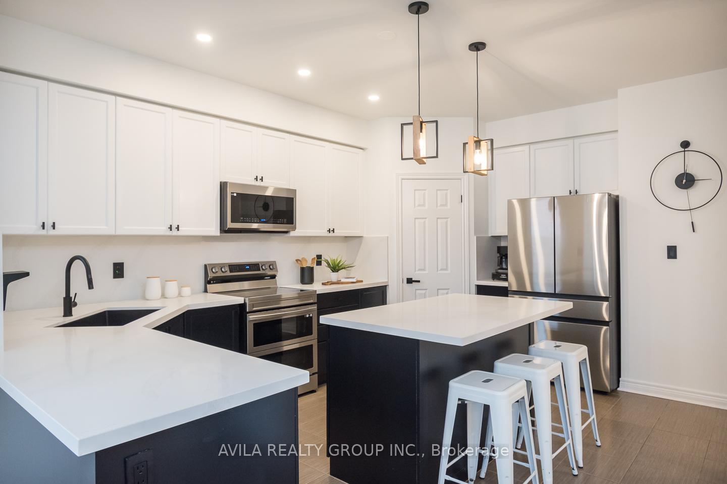 Photo 13 of 319 Bessborough Drive, Milton, Harrison — HOMEH