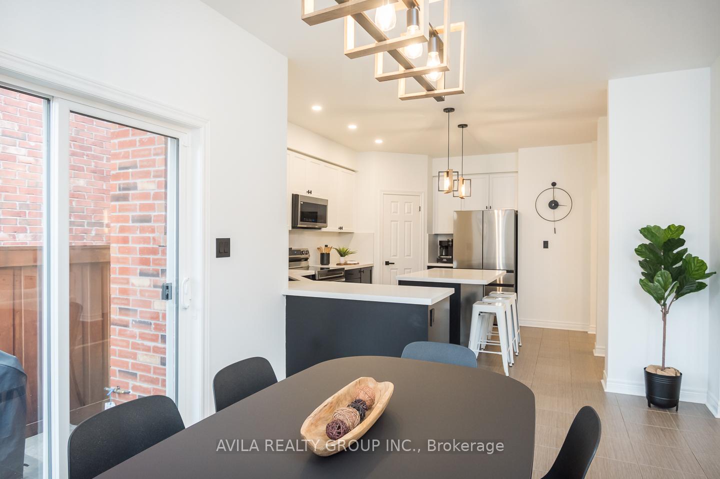 Photo 14 of 319 Bessborough Drive, Milton, Harrison — HOMEH