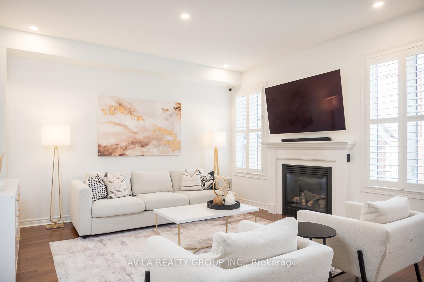 Photo 10 of 319 Bessborough Drive, Milton, Harrison — HOMEH