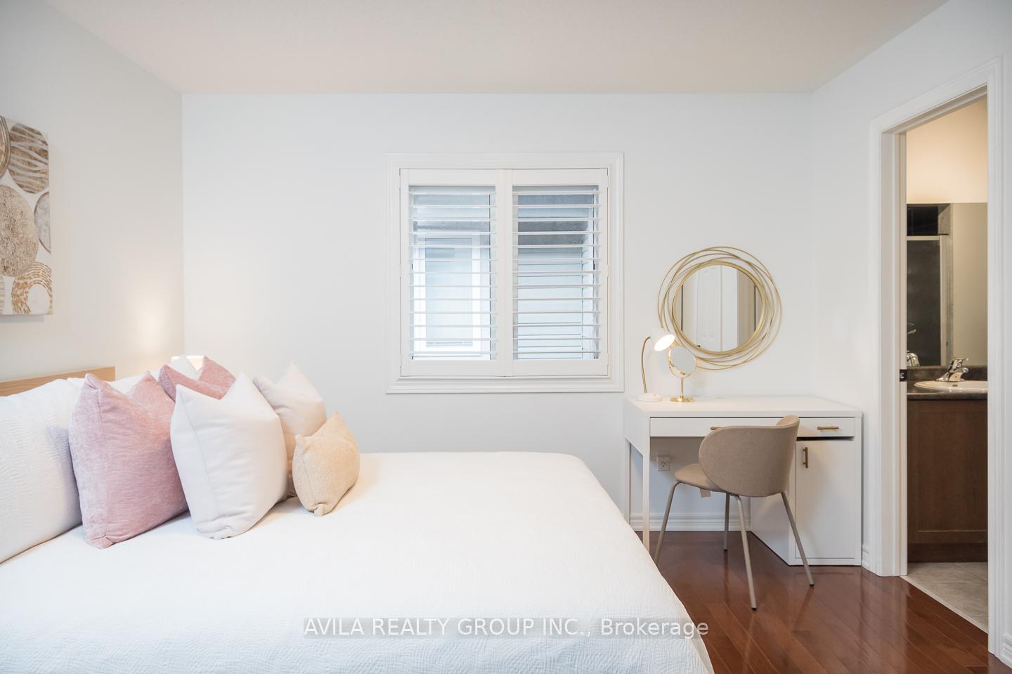 Photo 15 of 319 Bessborough Drive, Milton, Harrison — HOMEH