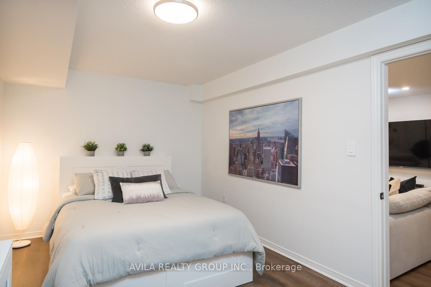 Photo 31 of 319 Bessborough Drive, Milton, Harrison — HOMEH