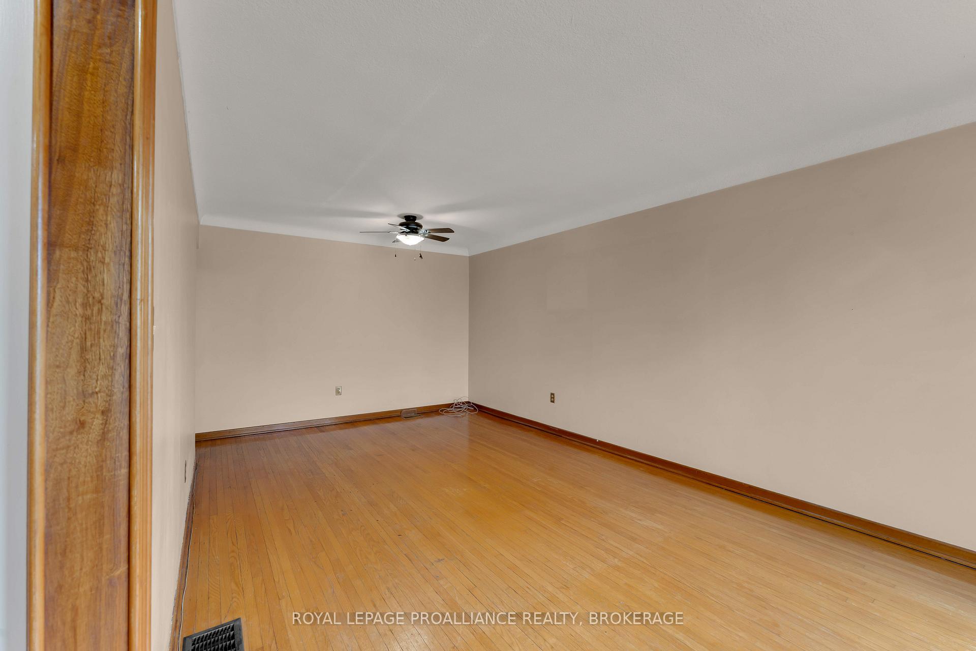 Photo 6 of 190 Conacher Drive, Kingston, Rideau — HOMEH