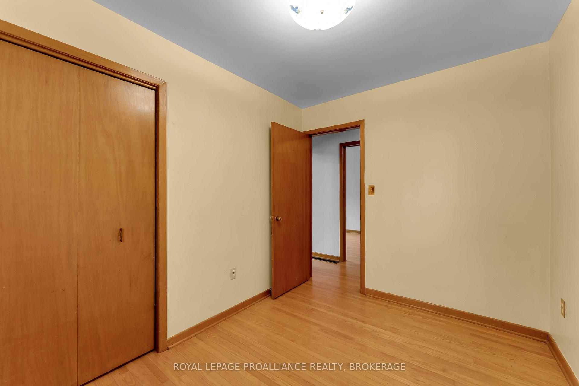 Photo 16 of 190 Conacher Drive, Kingston, Rideau — HOMEH