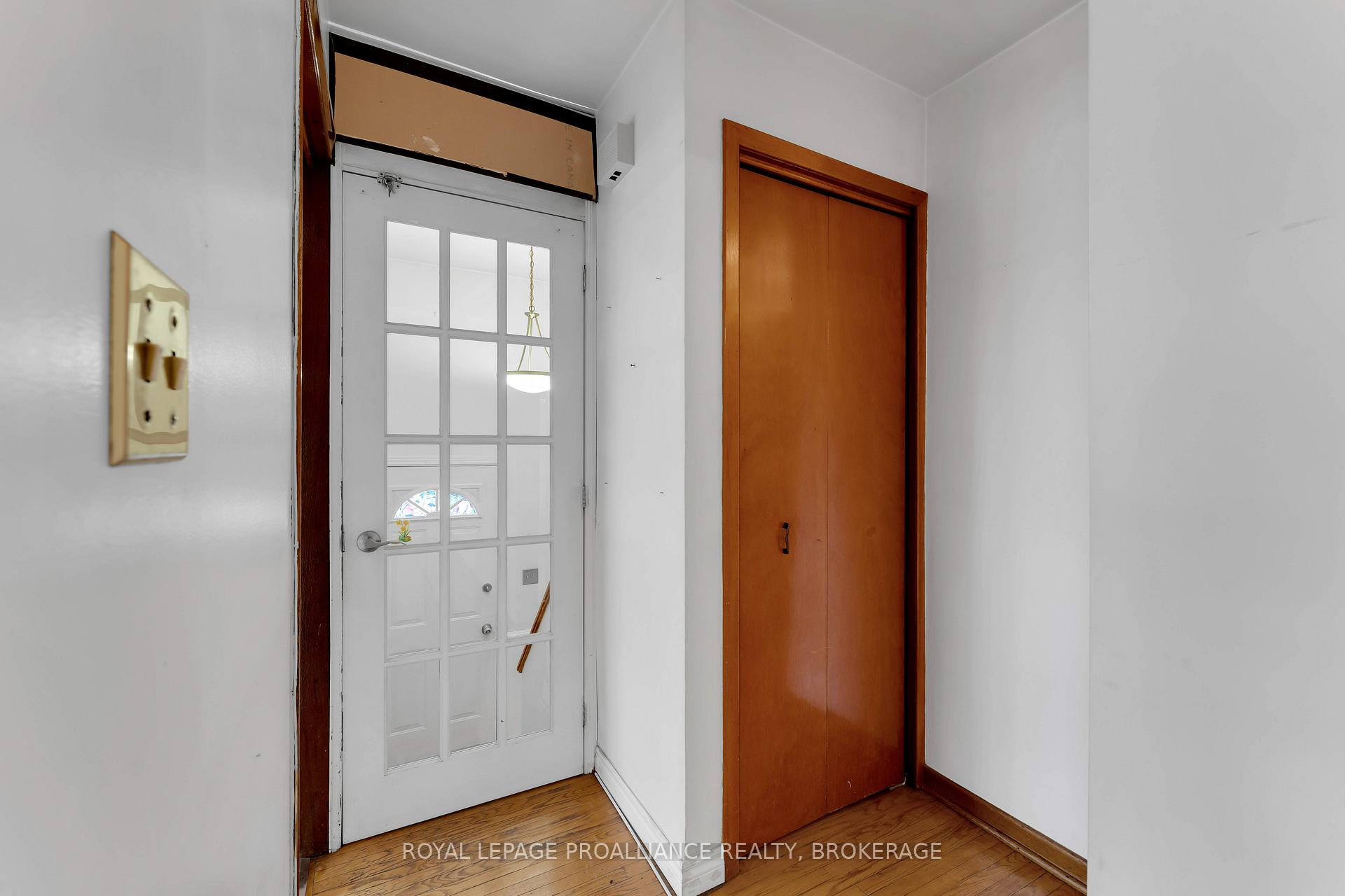 Photo 21 of 190 Conacher Drive, Kingston, Rideau — HOMEH
