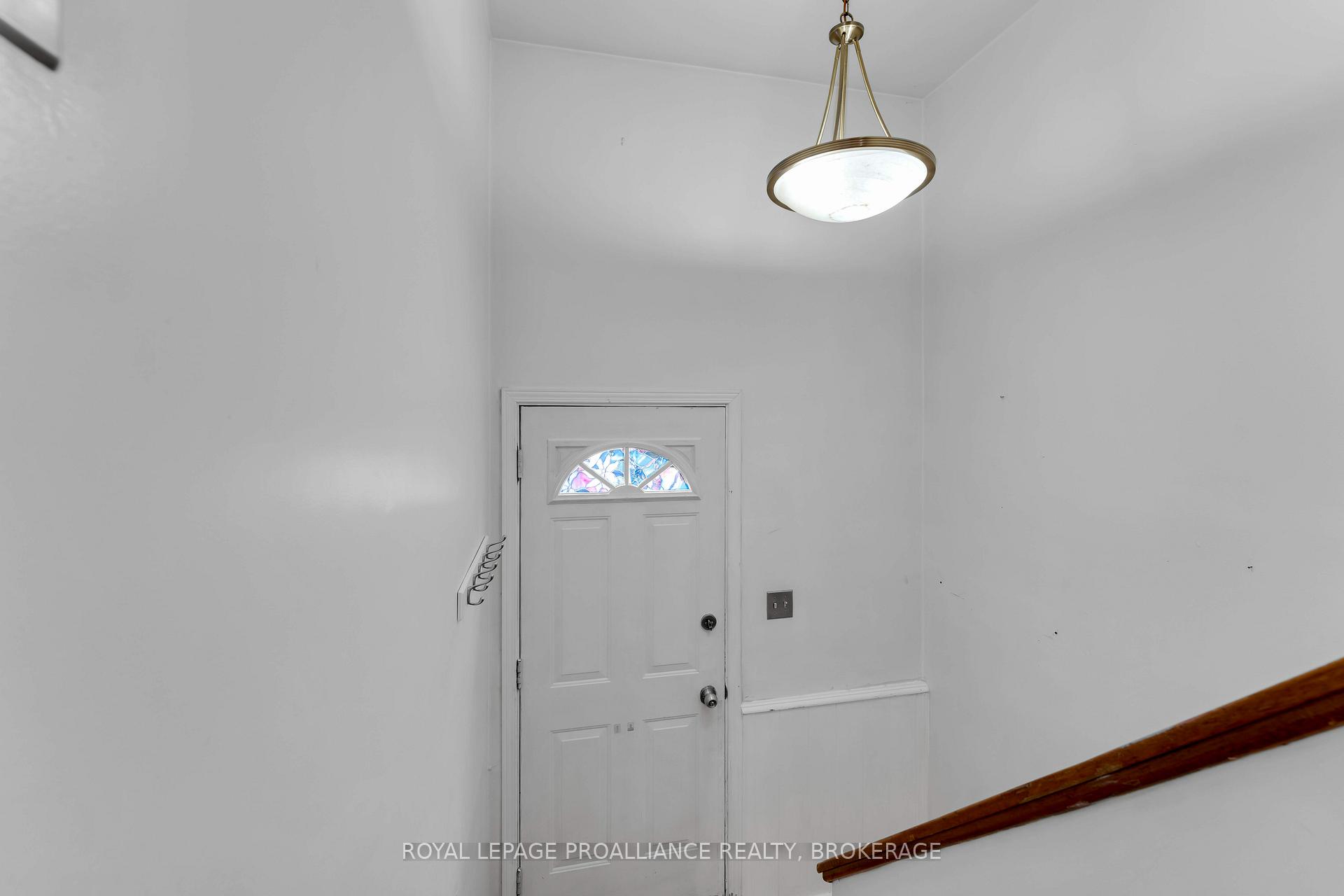 Photo 22 of 190 Conacher Drive, Kingston, Rideau — HOMEH