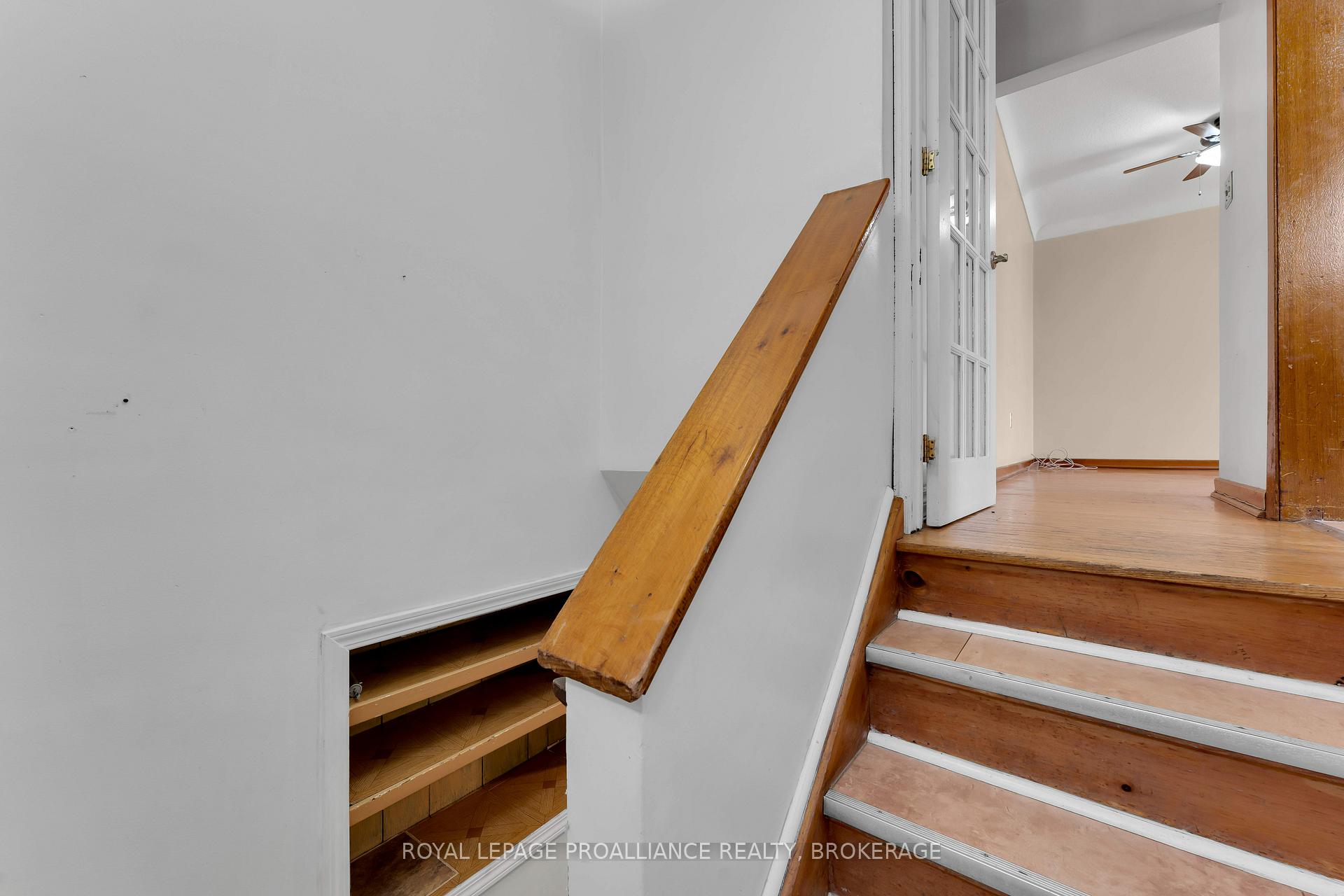 Photo 23 of 190 Conacher Drive, Kingston, Rideau — HOMEH