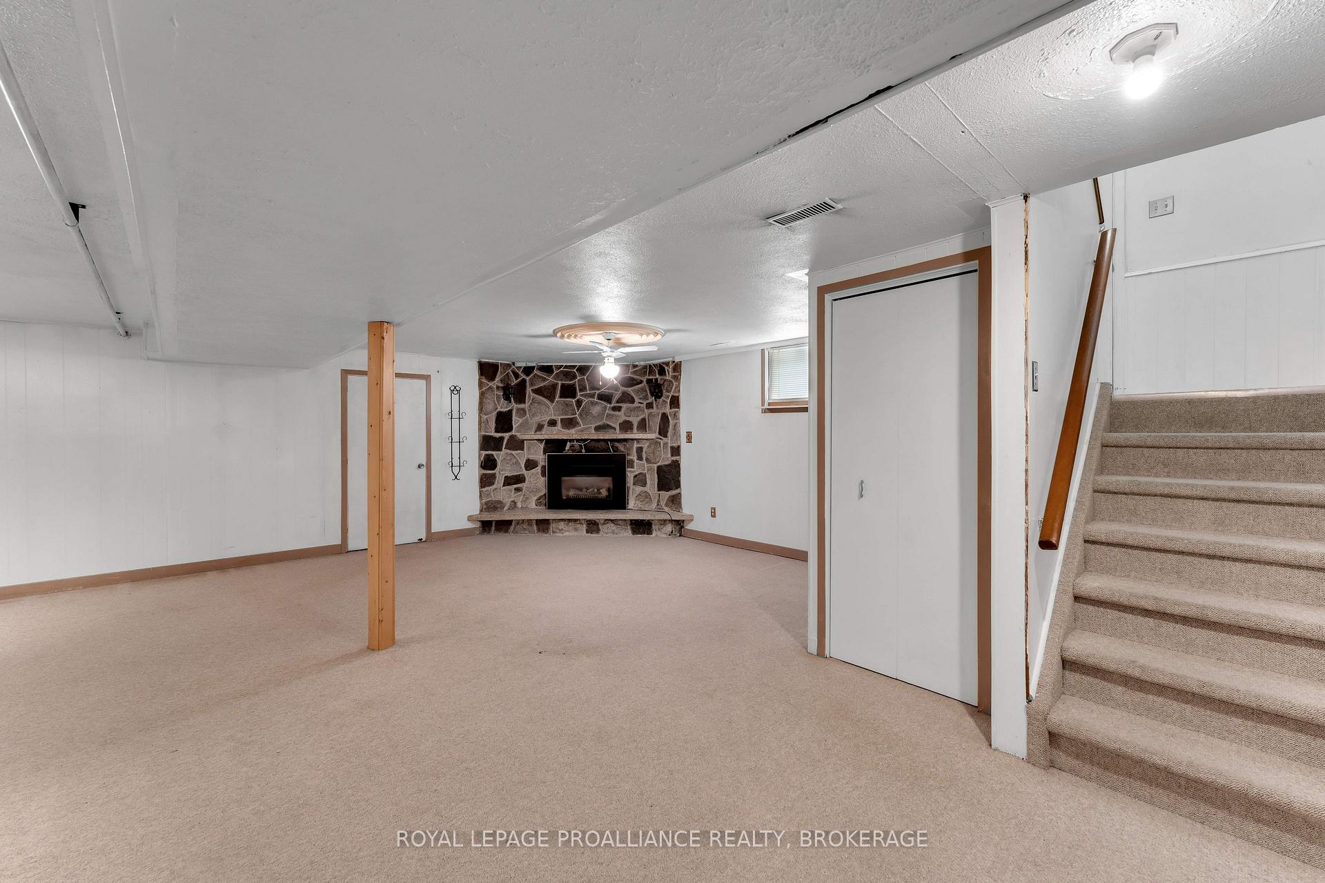 Photo 24 of 190 Conacher Drive, Kingston, Rideau — HOMEH