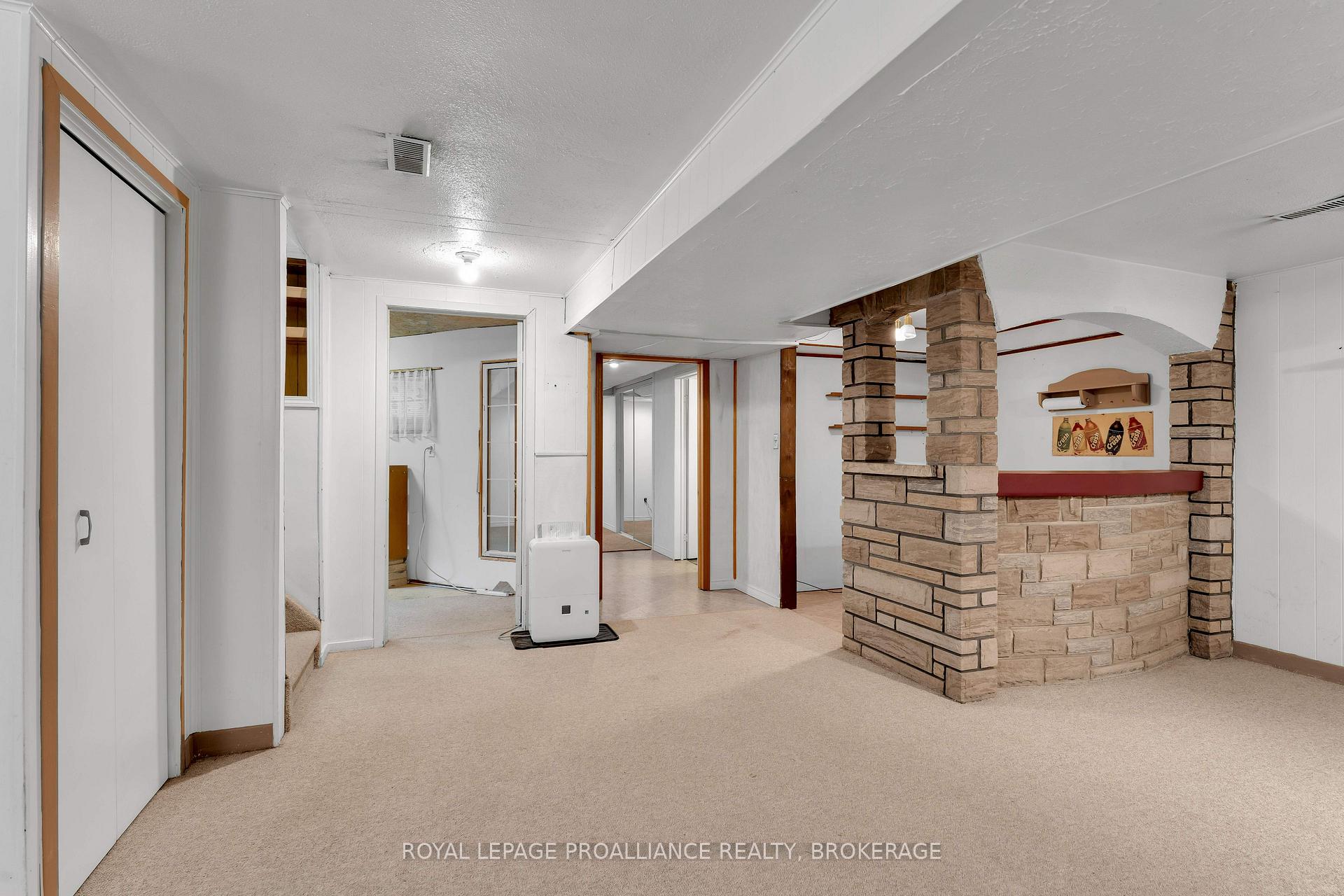 Photo 27 of 190 Conacher Drive, Kingston, Rideau — HOMEH