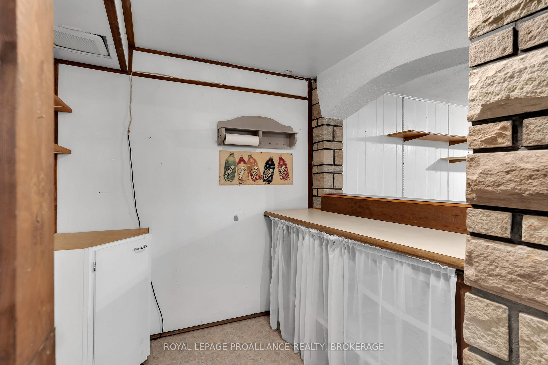 Photo 28 of 190 Conacher Drive, Kingston, Rideau — HOMEH