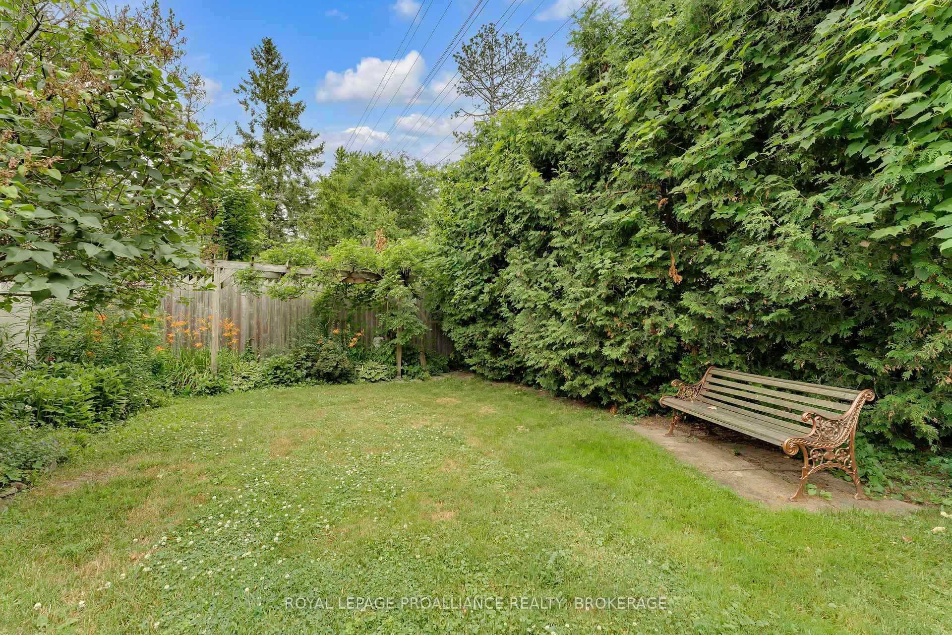 Photo 39 of 190 Conacher Drive, Kingston, Rideau — HOMEH