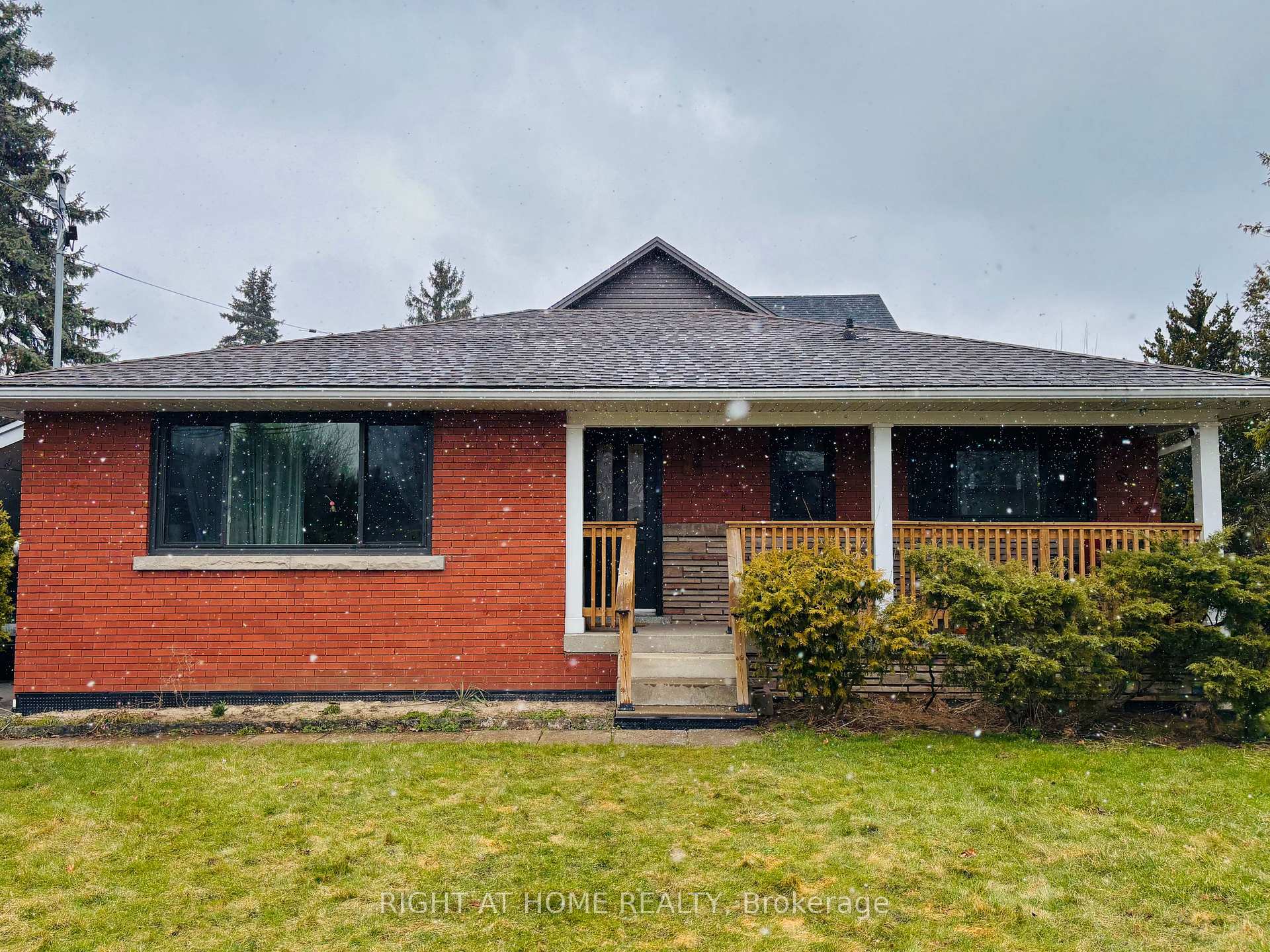 Front of Unit 1, 48 Angela Avenue