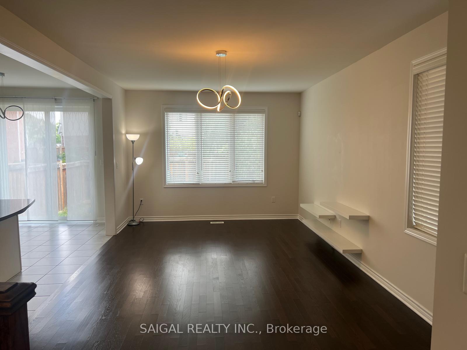 Photo 4 of 673 Gibson Crescent, Milton, Coates — HOMEH
