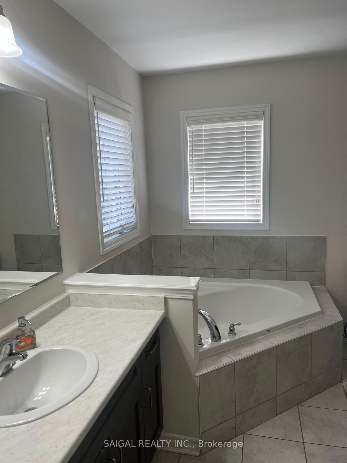 Photo 6 of 673 Gibson Crescent, Milton, Coates — HOMEH